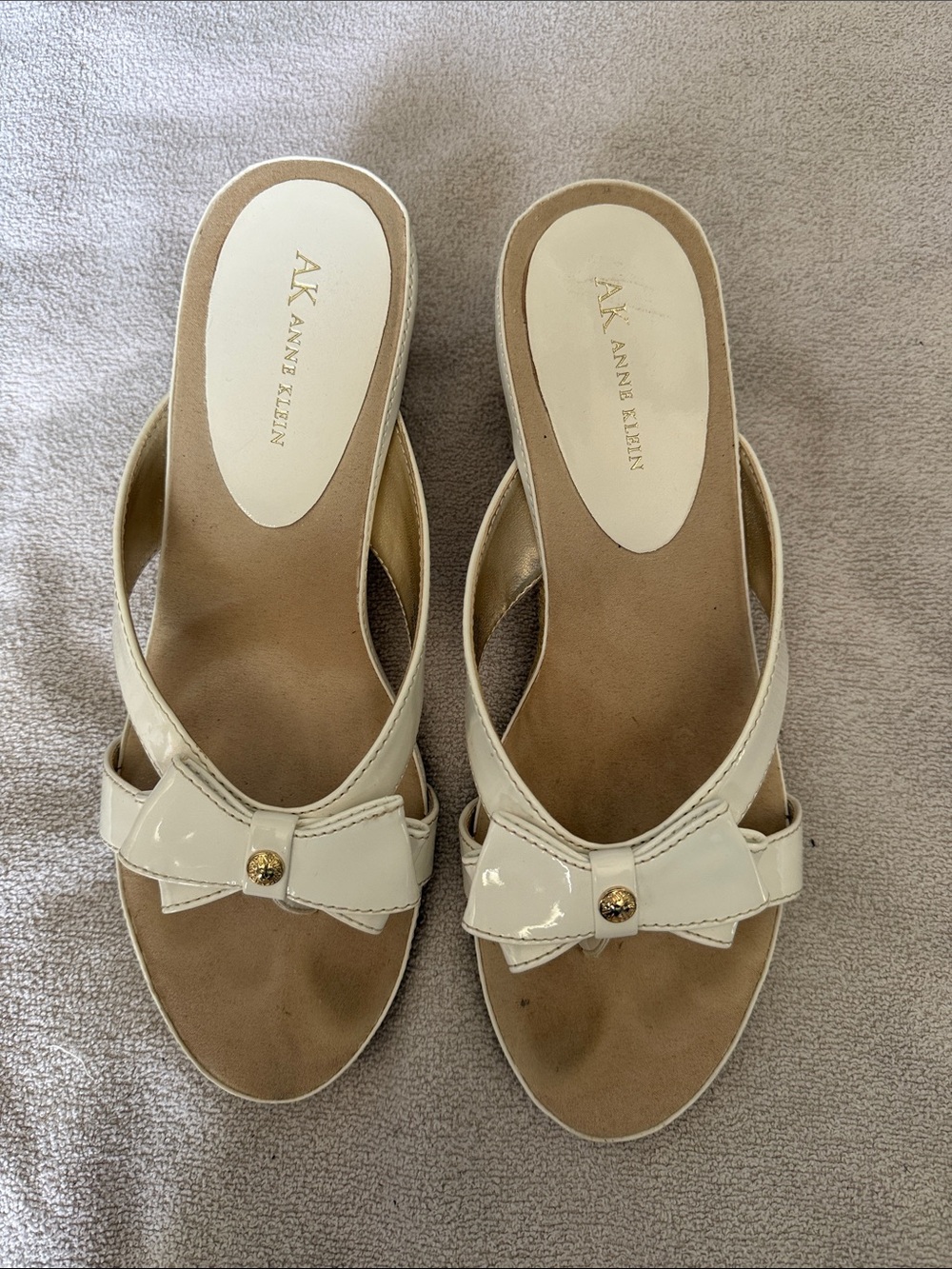 Anne Klein Cream Patent Bow Slide Sandals